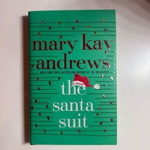 Mary Kay Andrews 'The Santa Suit' Book